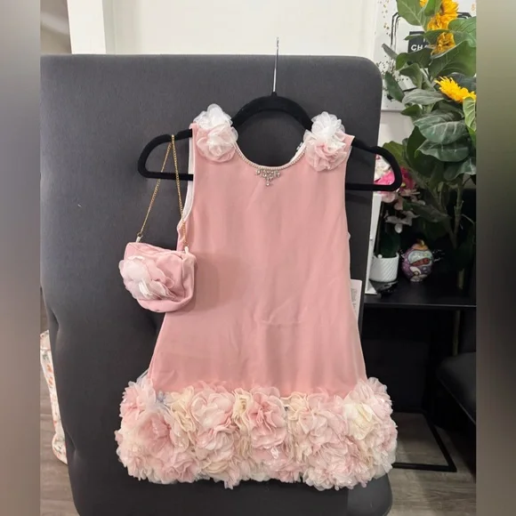 FINAL SALE✨

PINK GIRL Pink Floral Girl's Dress with matching bag - Picture 5 of 9